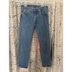 Women’s Levi jeans